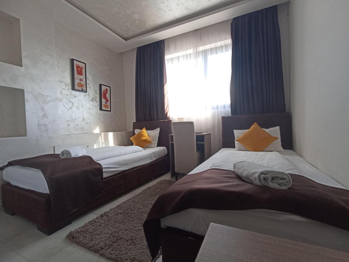 Garnet Hotel & Event Centar روما المظهر الخارجي الصورة